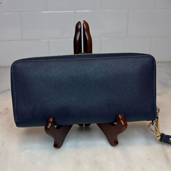 Michael Kors Saffiano Leather Full Zip Jet Set Continental Wallet - Picture 4 of 16